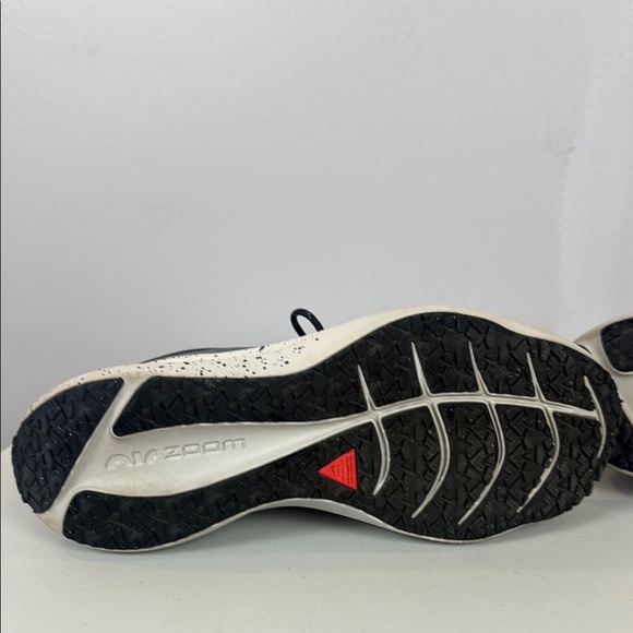 Nike Zoom Winflo 8 Shield Running Trainers Dc3730 Black Iron Grey Size 9.5 - Picture 9 of 13